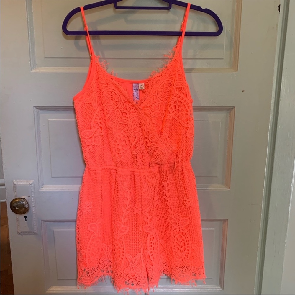 CLEAROUT🌟|| Francesca’s Pink Romper